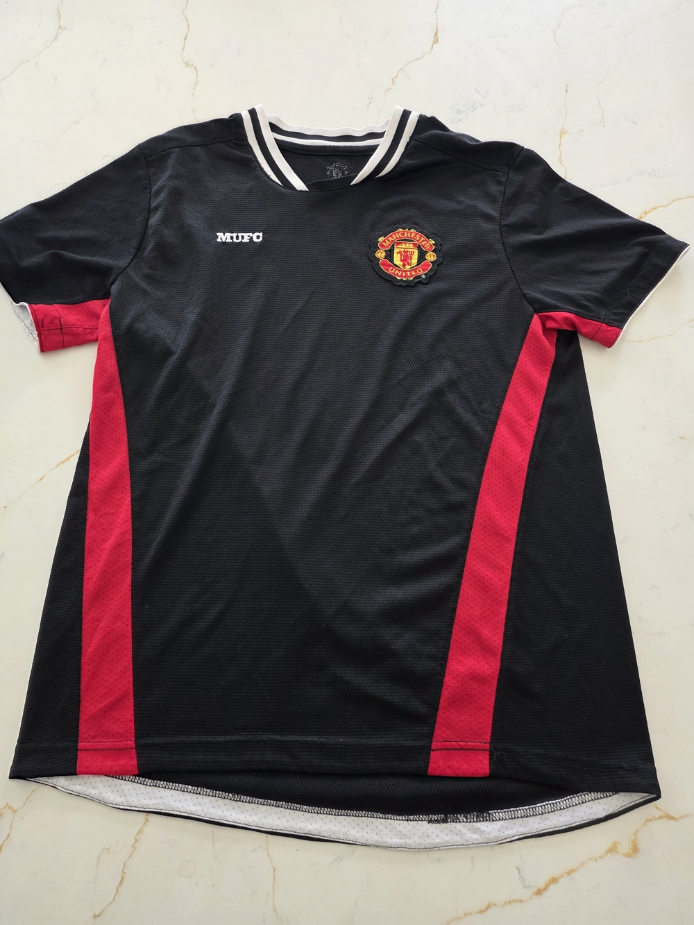 Manchester United Men's Medium Extra Large MUFC Soccer Jersey Red / Black
